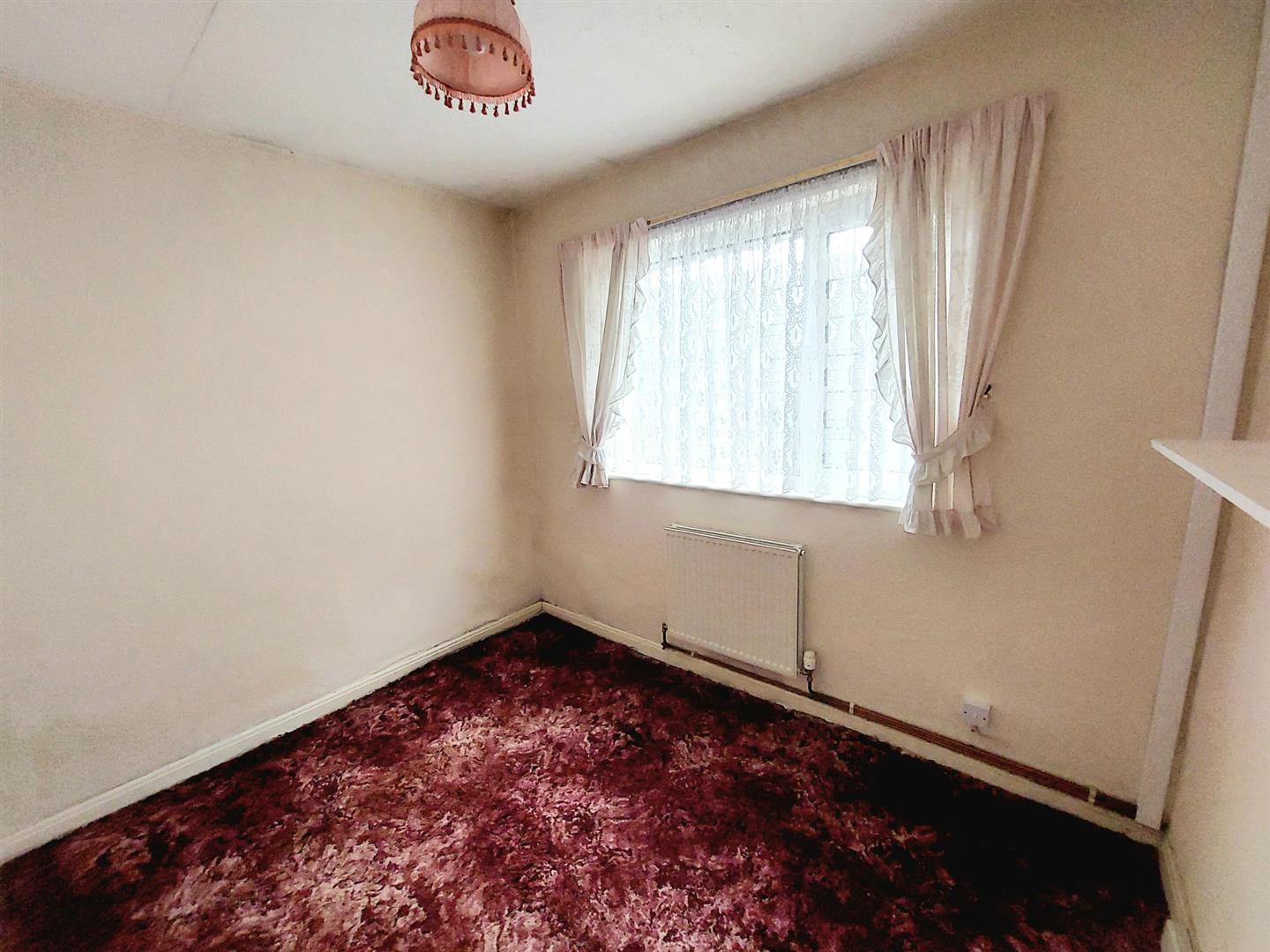 Victoria Road, Waunarlwydd, Swansea, SA5 4SX